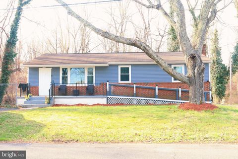 Homes For Sale - 3135 Pyles Drive<br/> UPPER MARLBORO, MD 20774