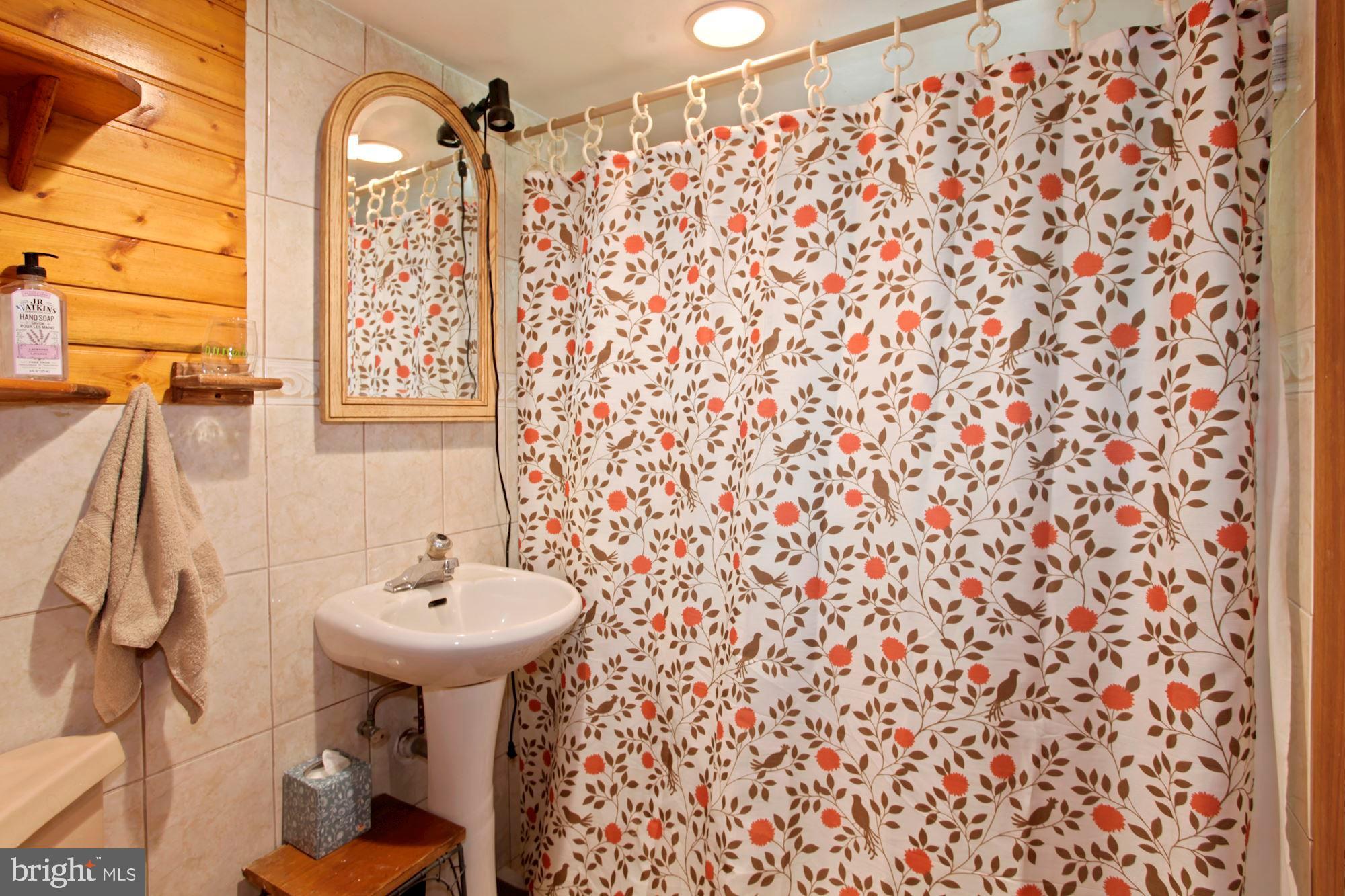 LAKE JACKSON HILLS - Residential