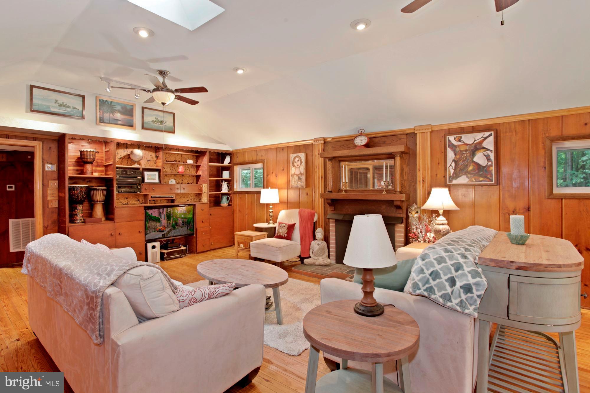 LAKE JACKSON HILLS - Residential