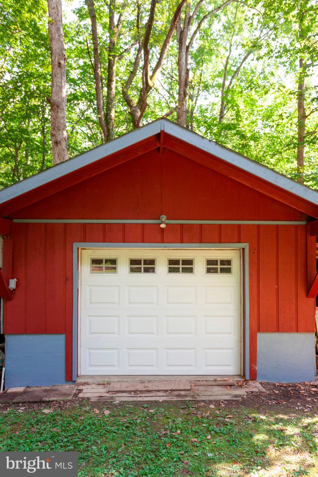 LAKE JACKSON HILLS - Residential