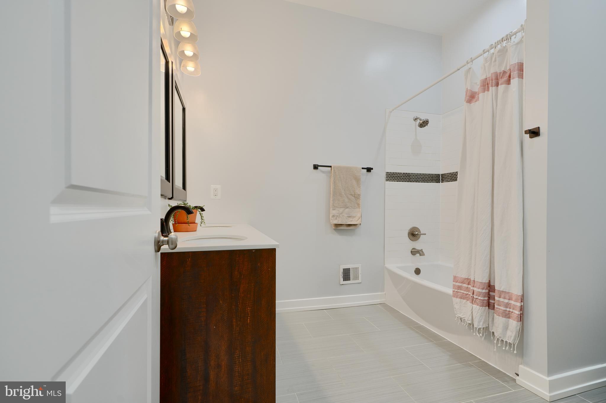 MARBLE HILL - Residential