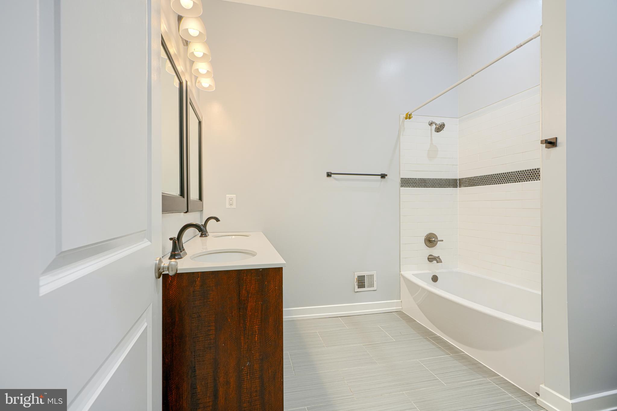 MARBLE HILL - Residential