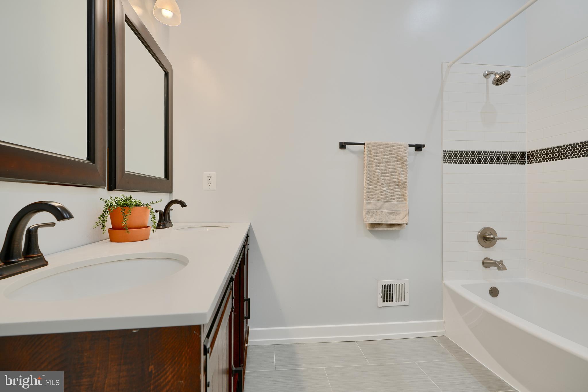 MARBLE HILL - Residential