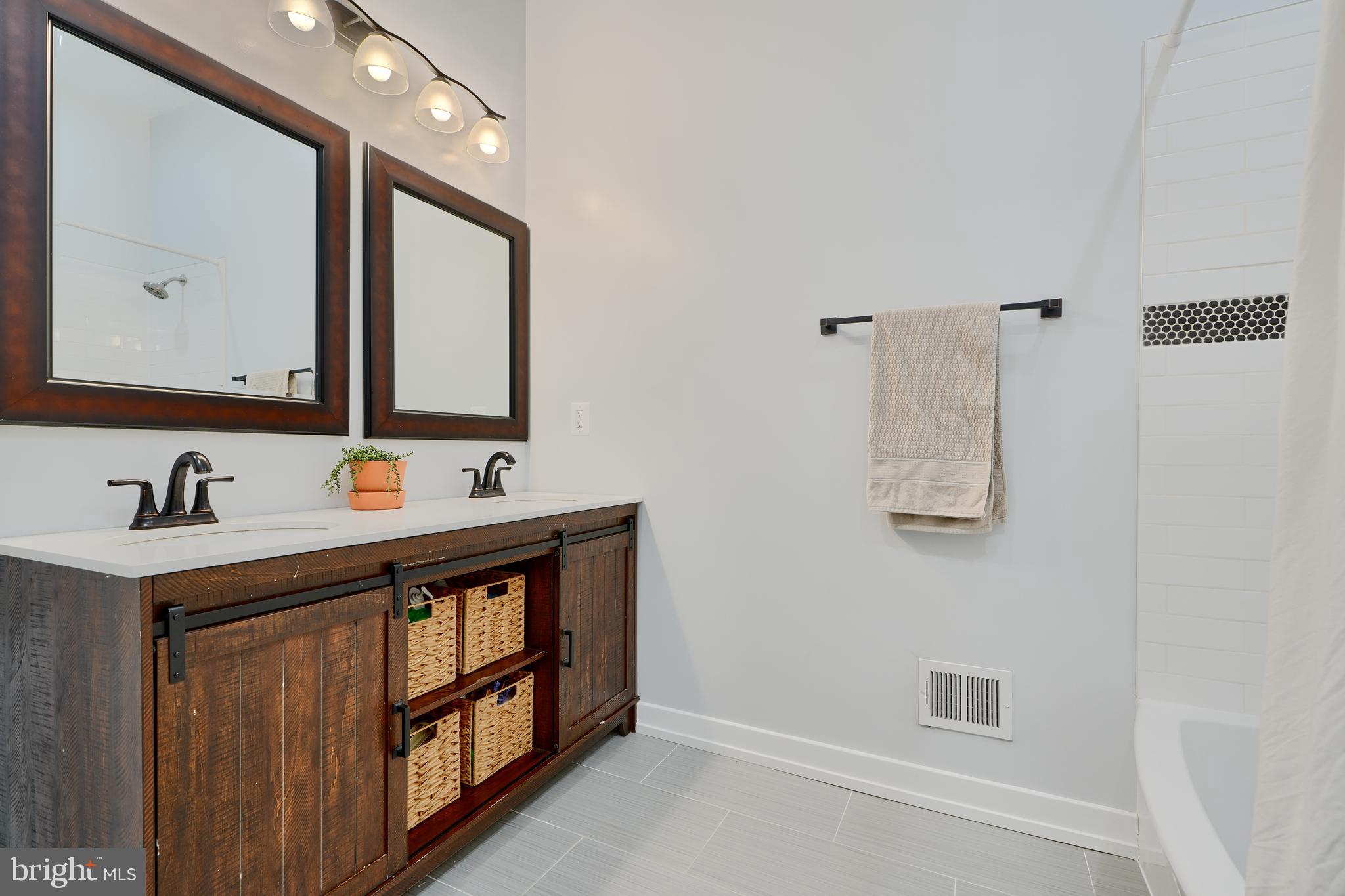 MARBLE HILL - Residential