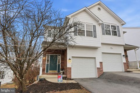 1530 CREST PARK COURT BETHLEHEM PA 18015
