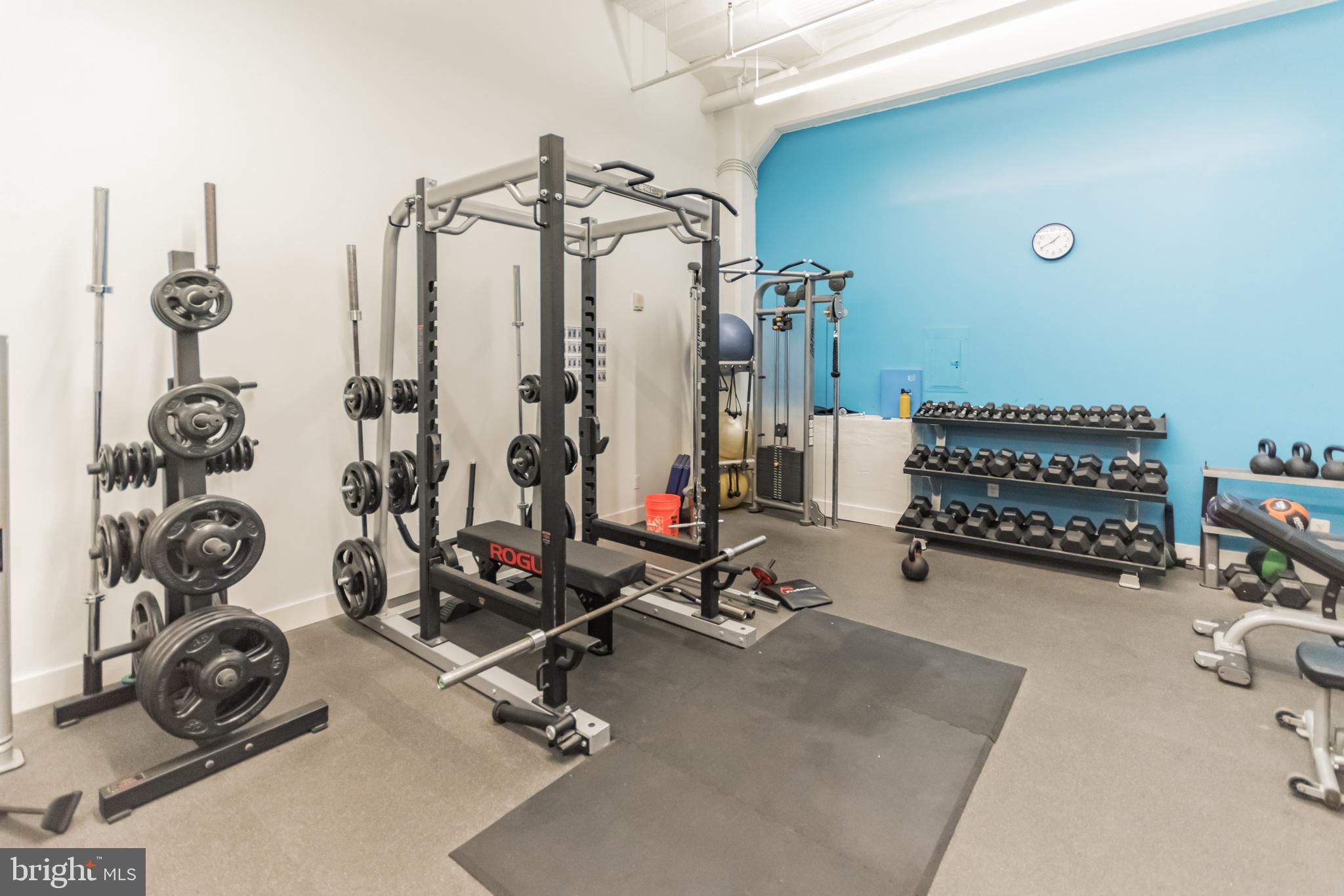 LOGAN SQUARE - Residential