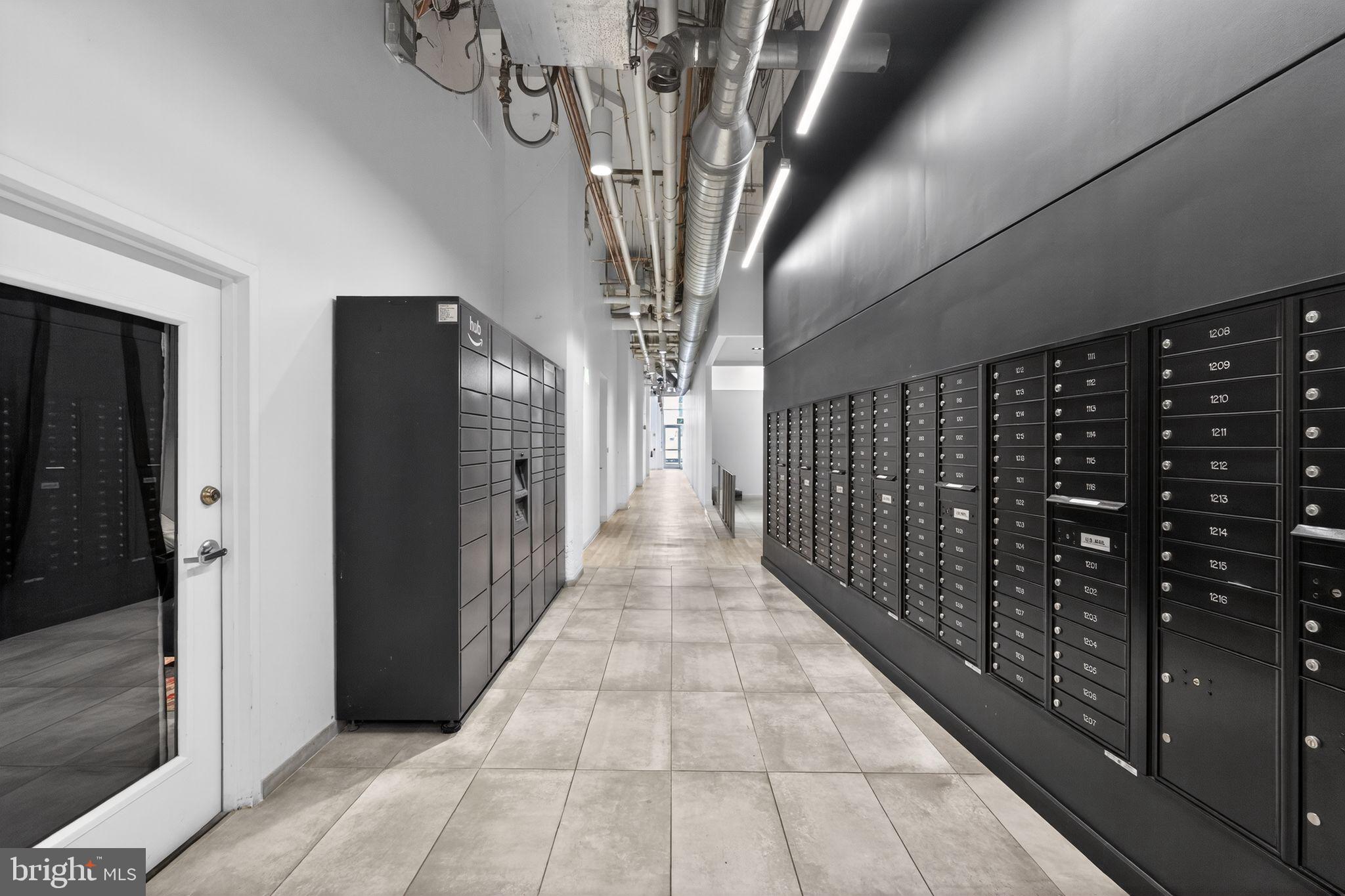 LOGAN SQUARE - Residential