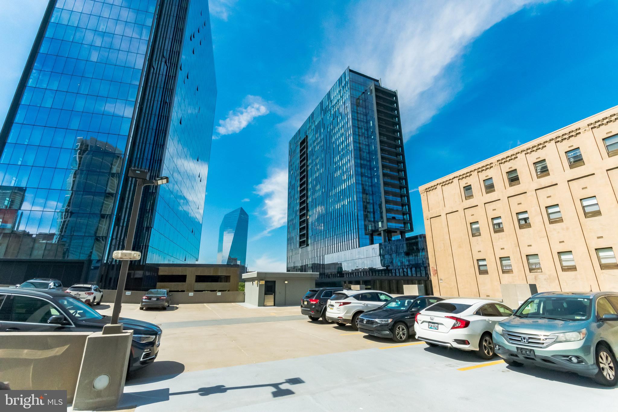 LOGAN SQUARE - Residential