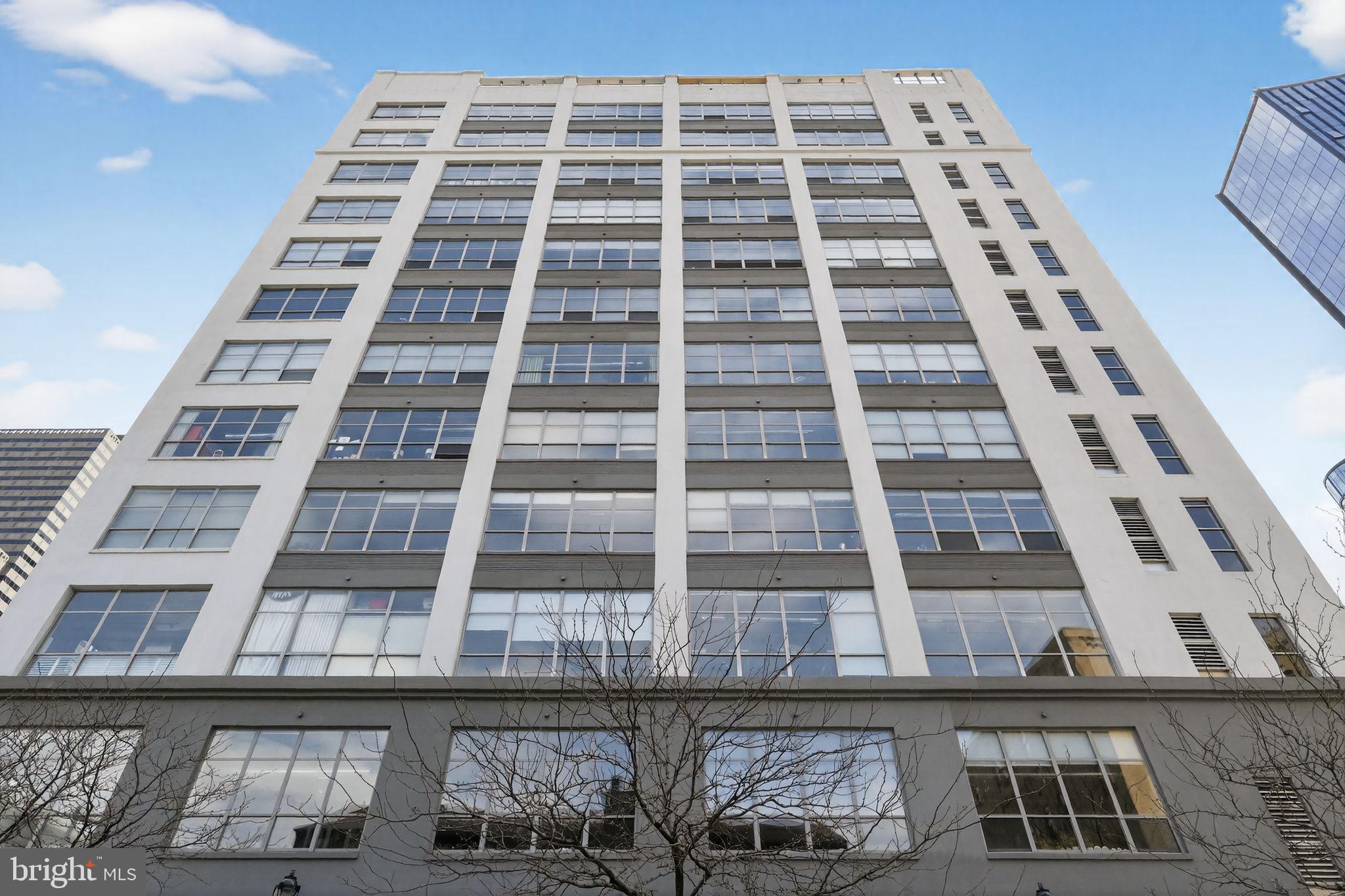 LOGAN SQUARE - Residential