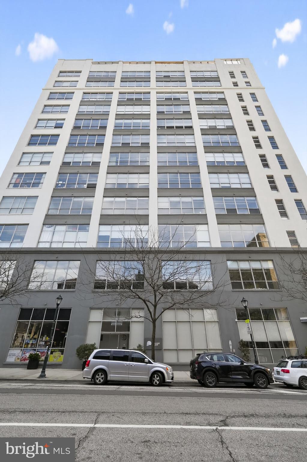 LOGAN SQUARE - Residential