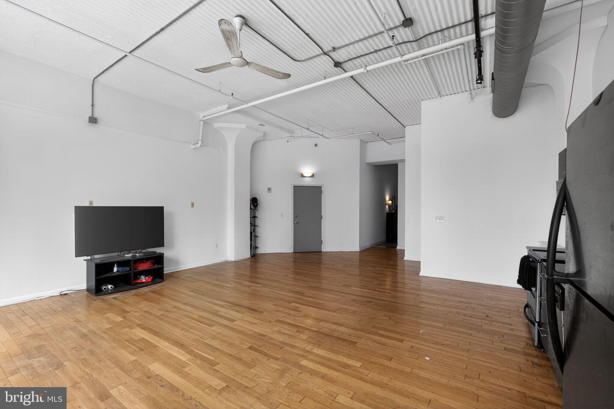 LOGAN SQUARE - Residential