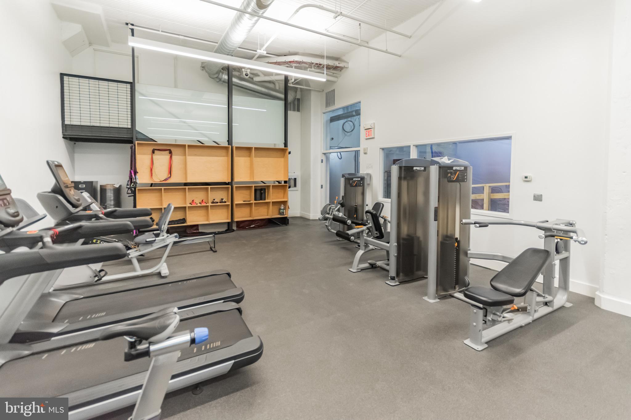 LOGAN SQUARE - Residential