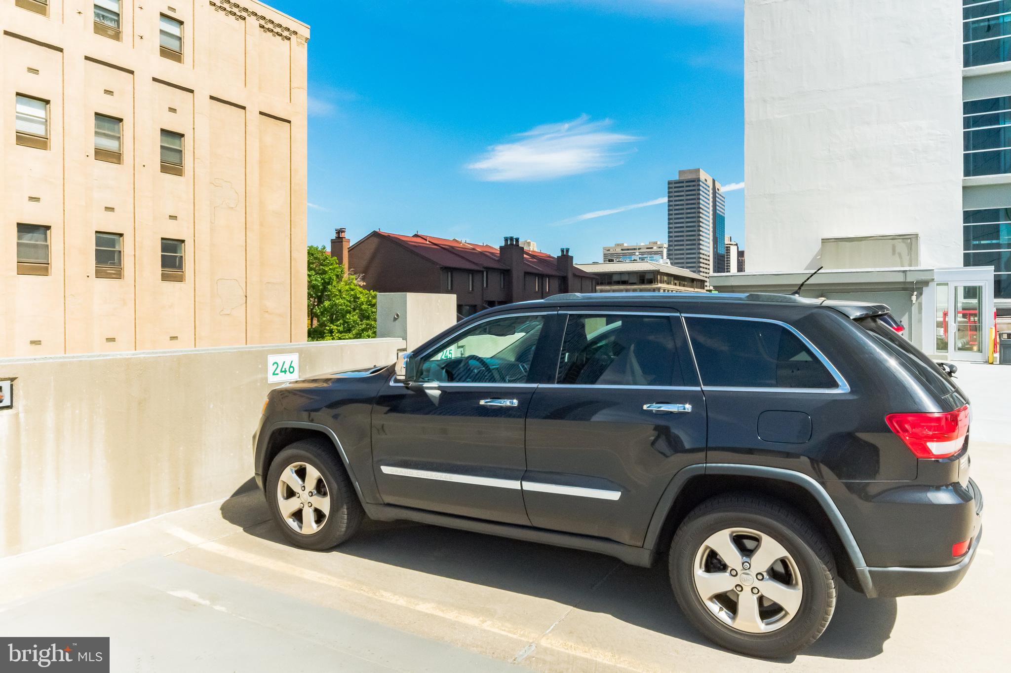 LOGAN SQUARE - Residential