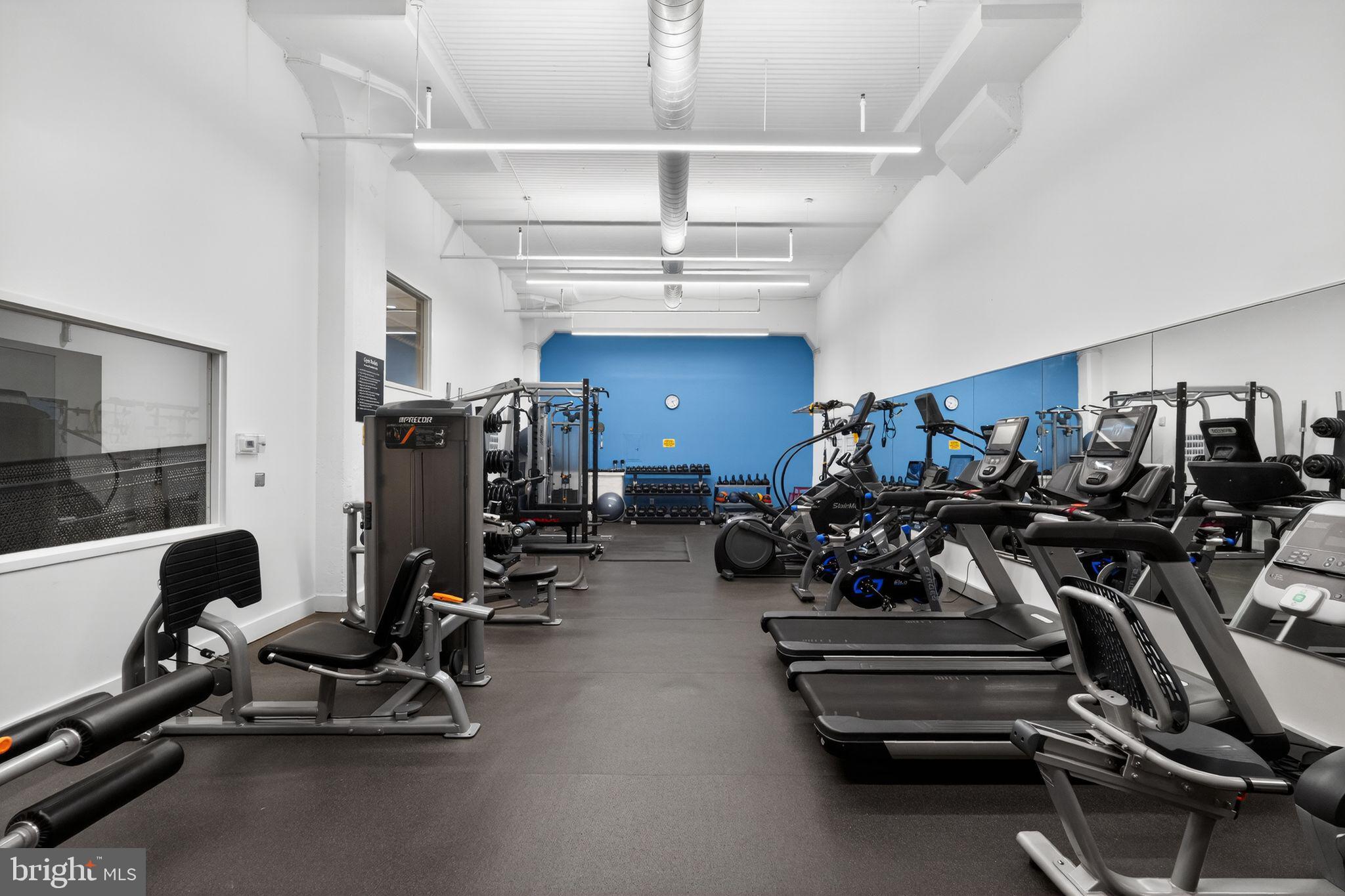 LOGAN SQUARE - Residential