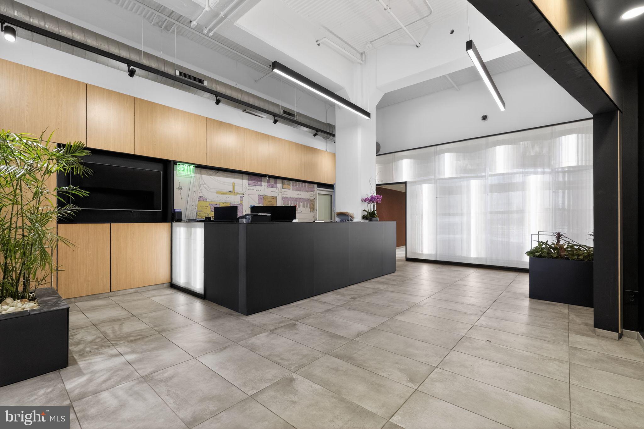 LOGAN SQUARE - Residential