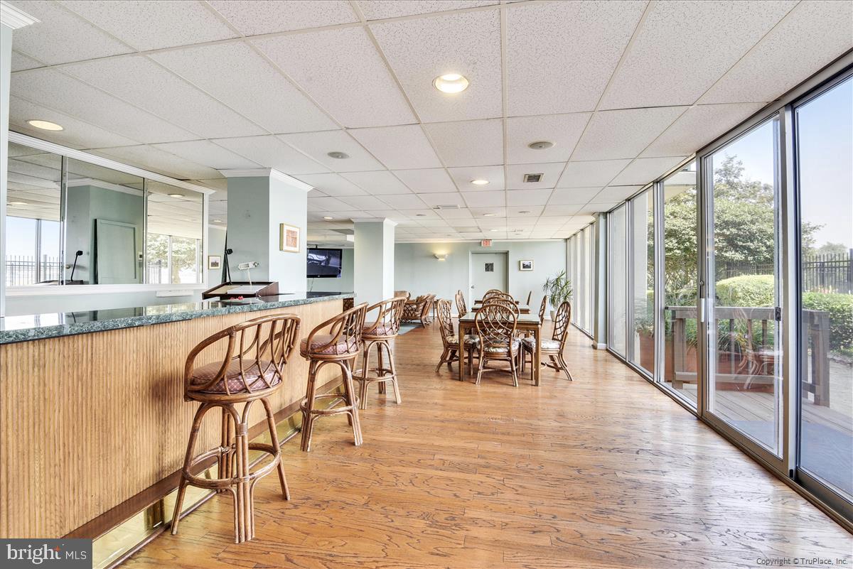 MARINA TOWERS - Residential