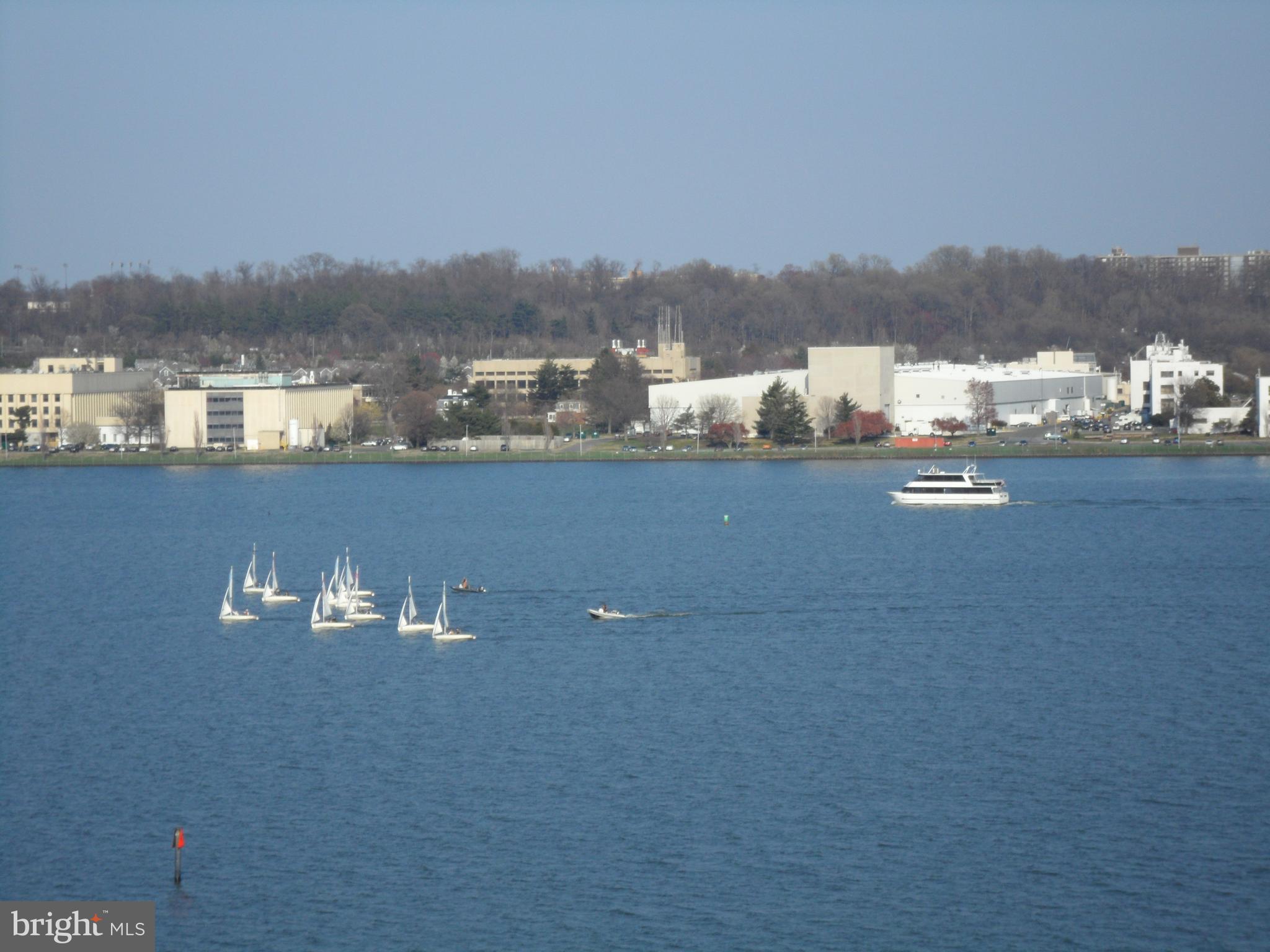 MARINA TOWERS - Residential