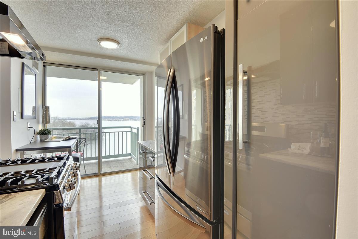 MARINA TOWERS - Residential