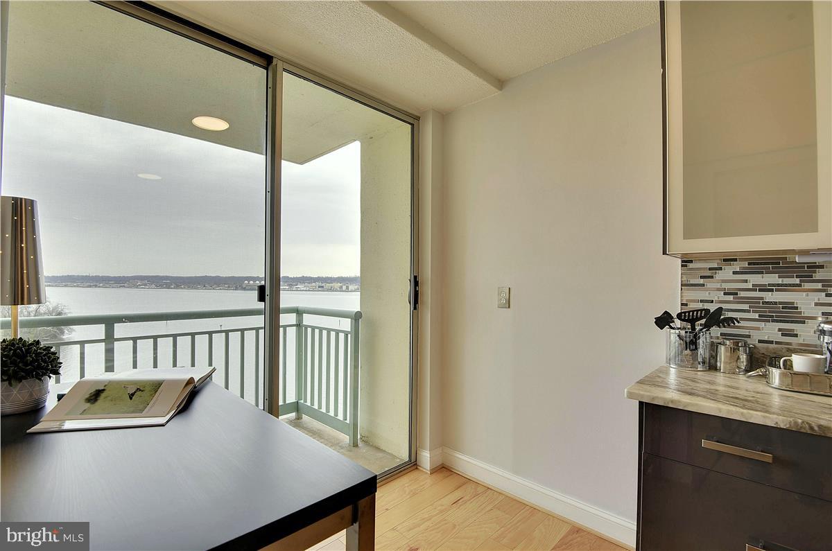 MARINA TOWERS - Residential