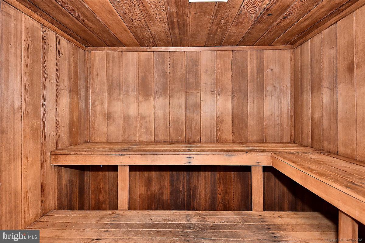 MARINA TOWERS - Residential