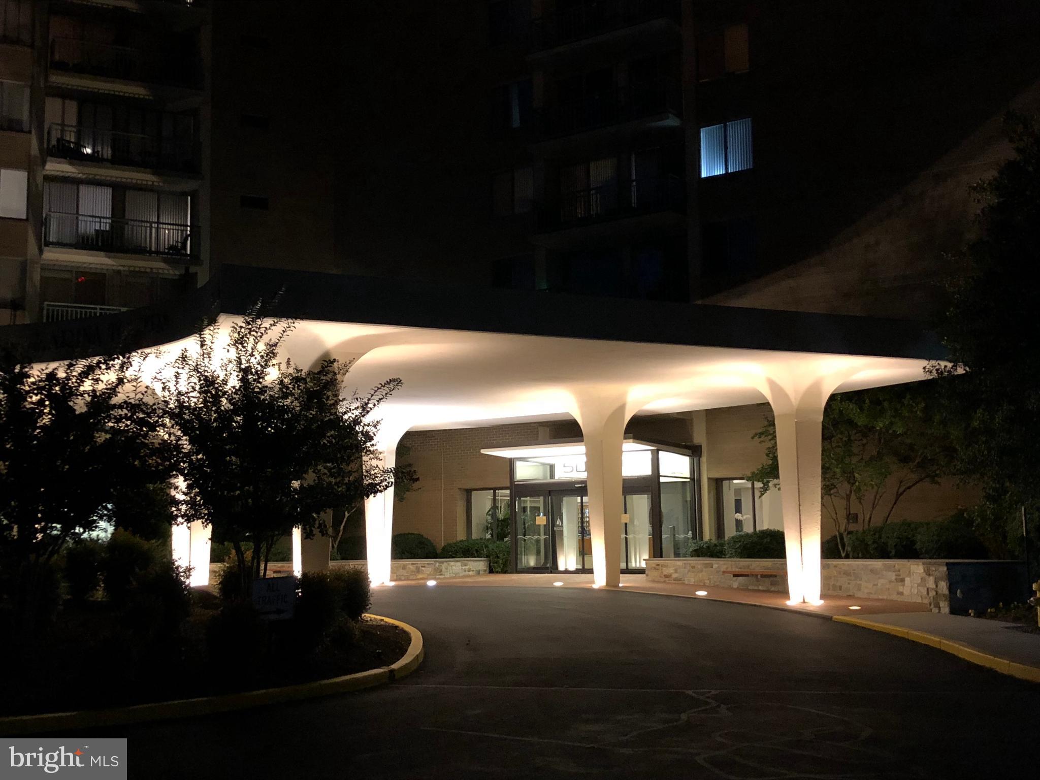 MARINA TOWERS - Residential