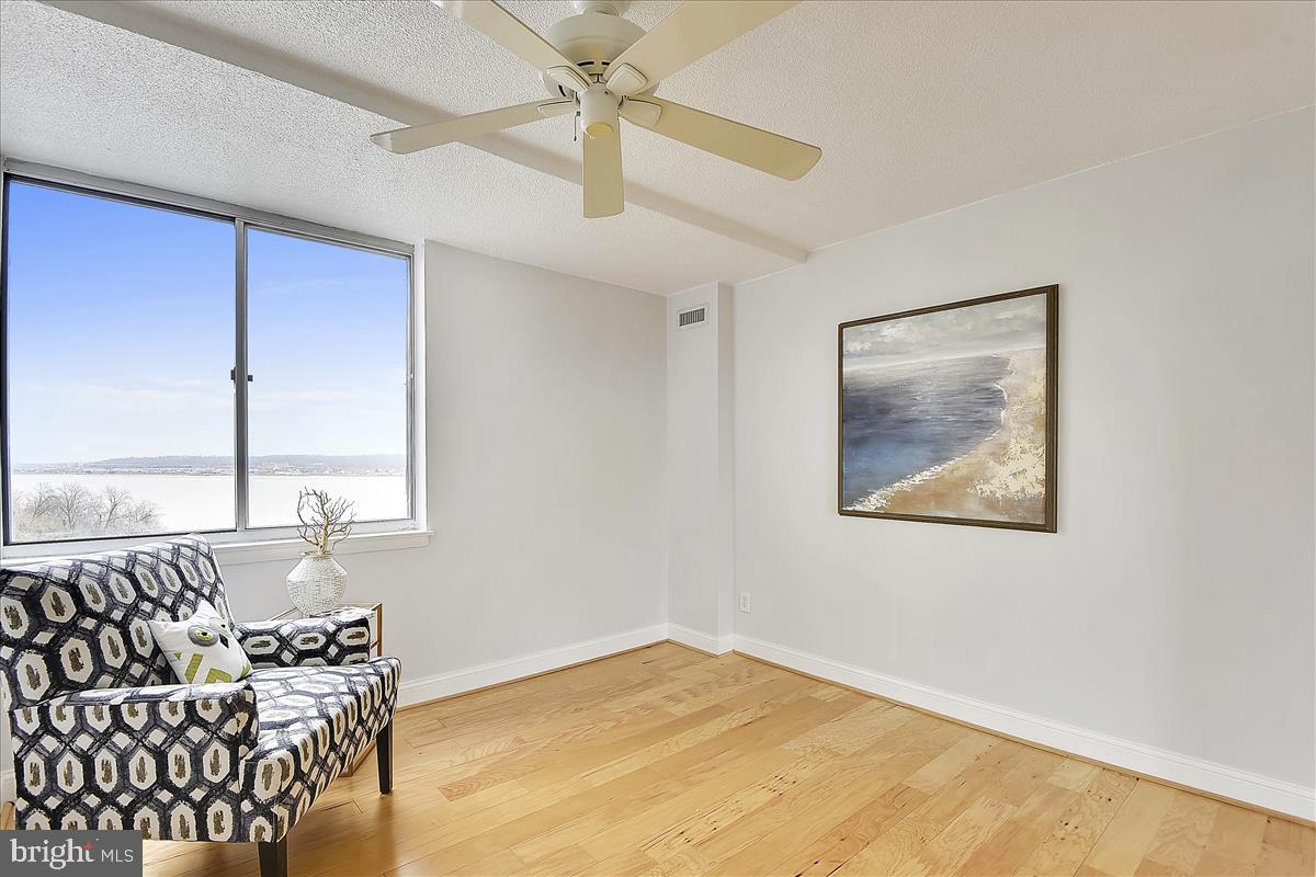 MARINA TOWERS - Residential