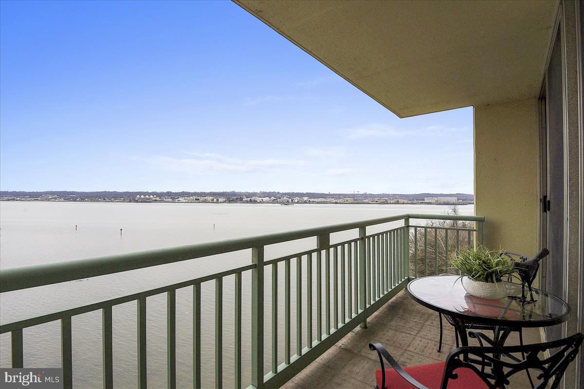 MARINA TOWERS - Residential