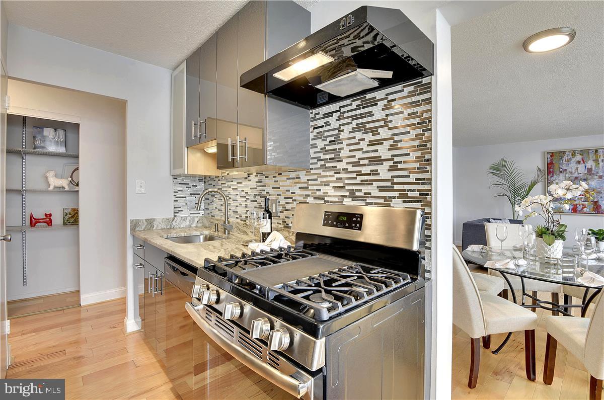 MARINA TOWERS - Residential