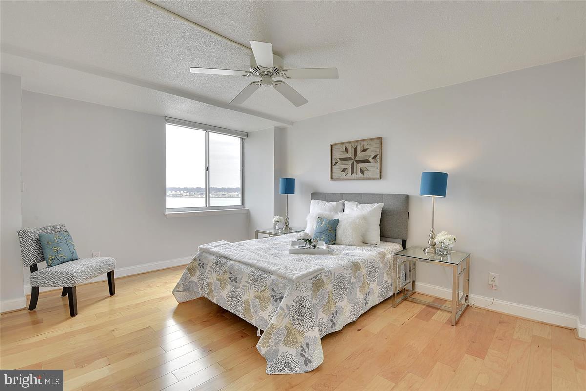 MARINA TOWERS - Residential