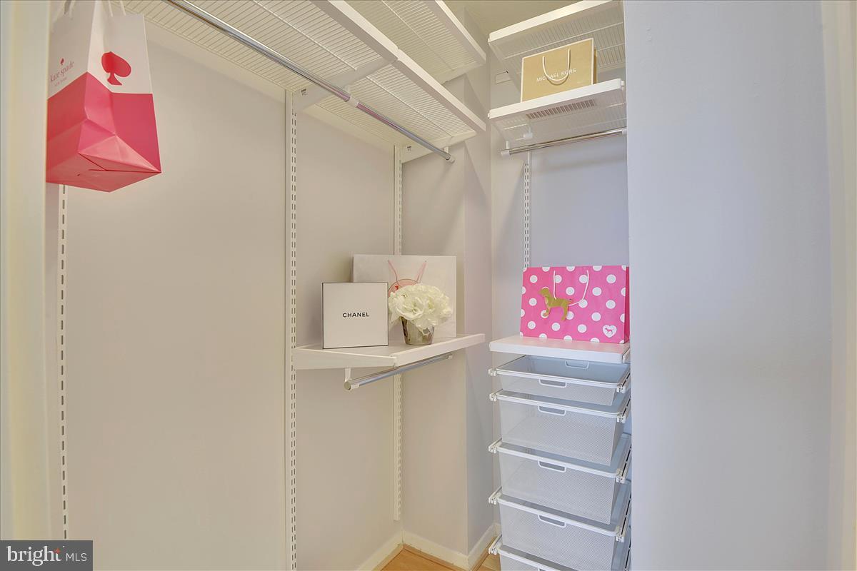 MARINA TOWERS - Residential