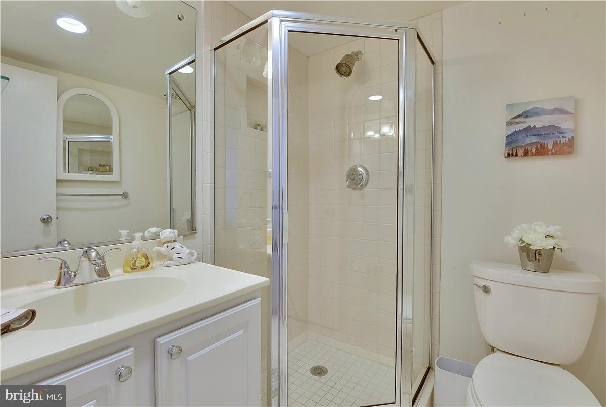 MARINA TOWERS - Residential