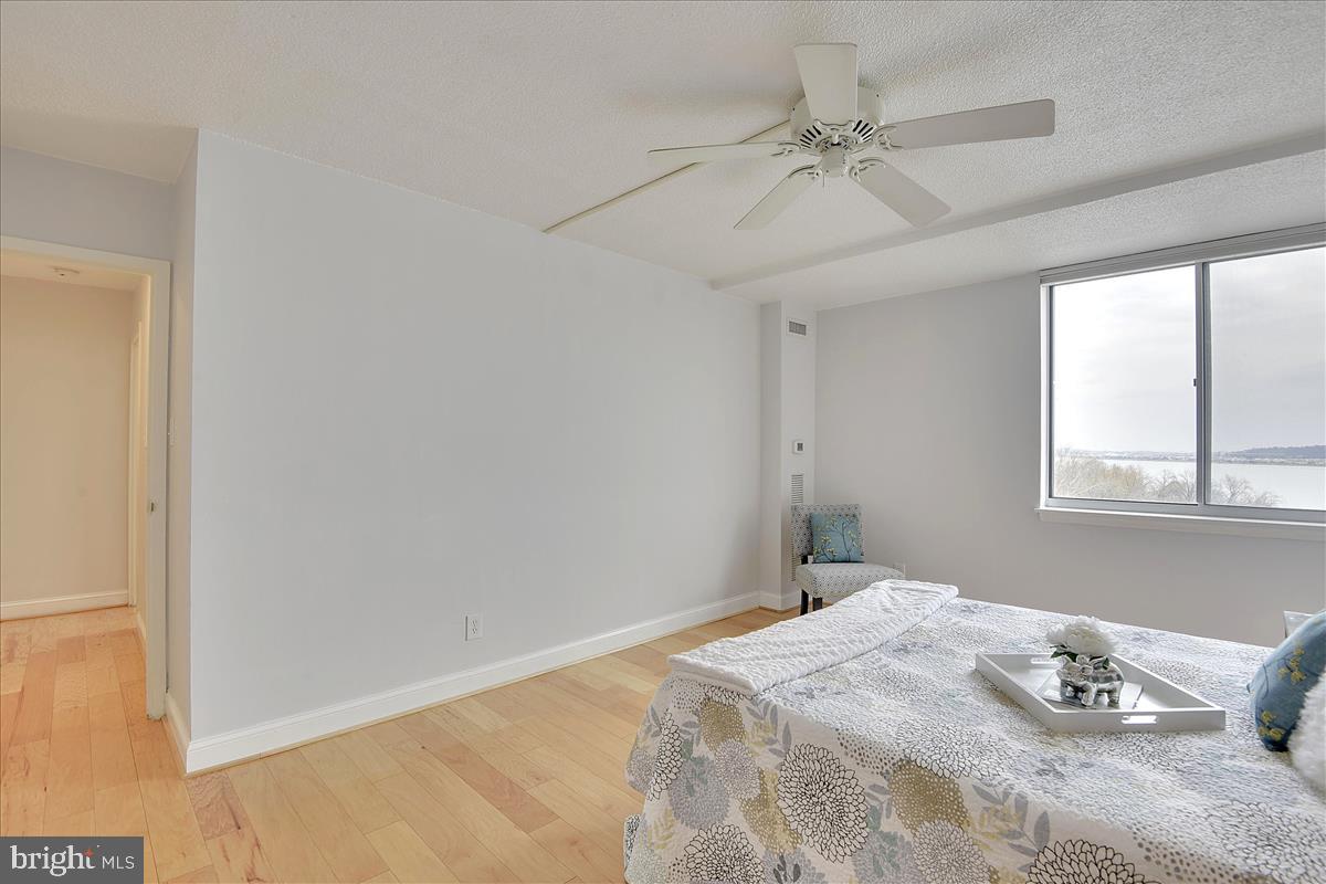 MARINA TOWERS - Residential