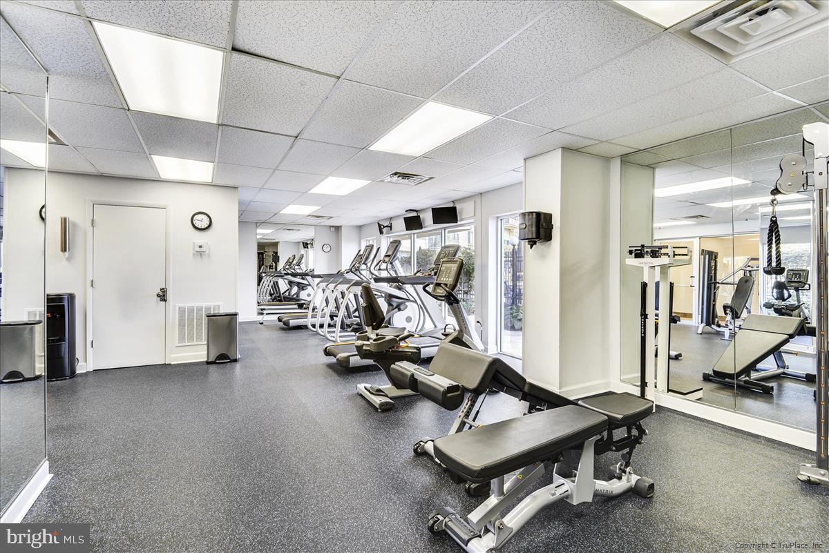 MARINA TOWERS - Residential