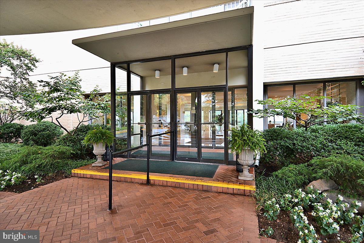 MARINA TOWERS - Residential