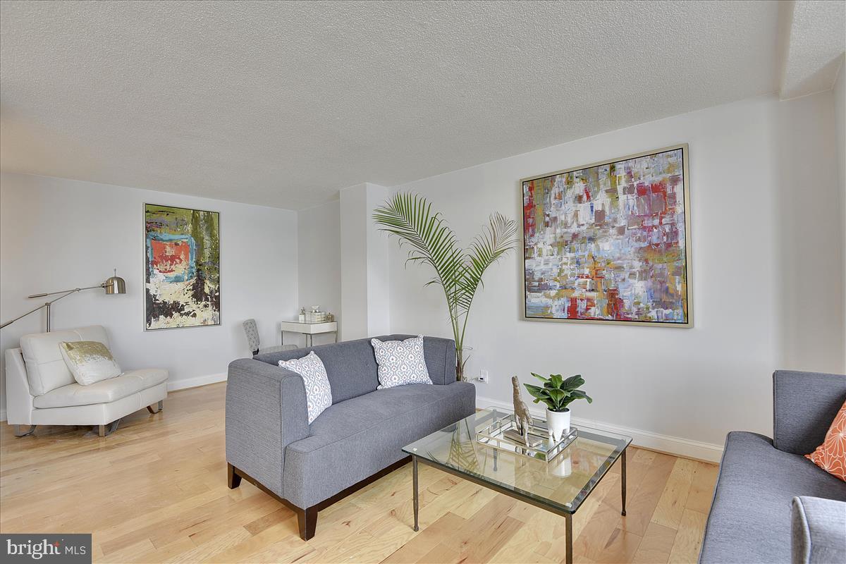 MARINA TOWERS - Residential