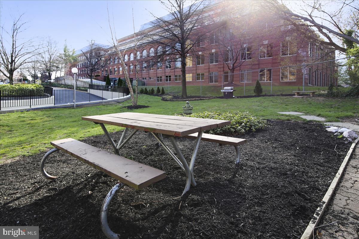 MARINA TOWERS - Residential