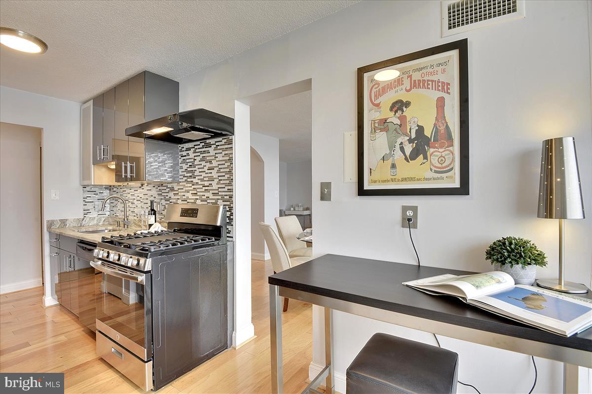 MARINA TOWERS - Residential