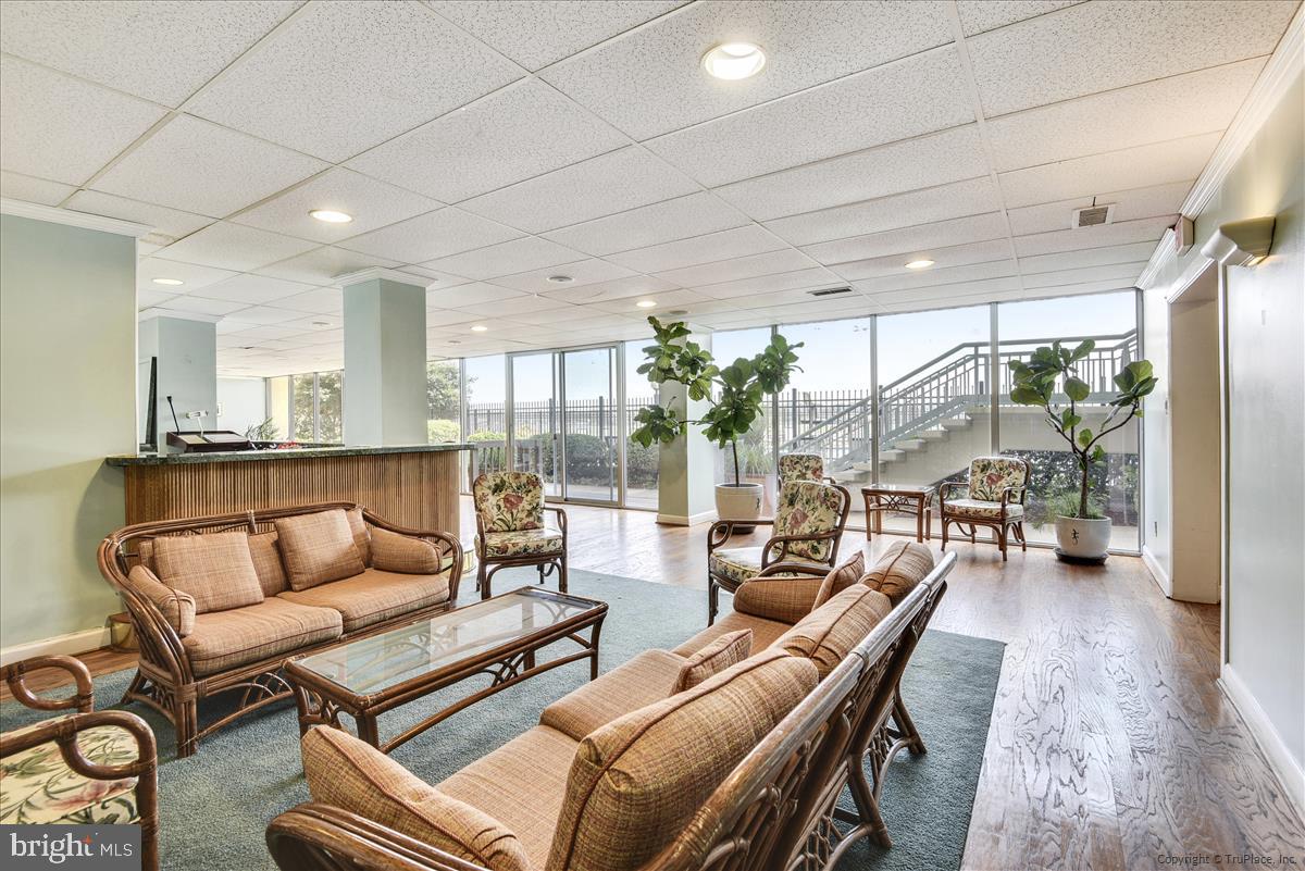 MARINA TOWERS - Residential