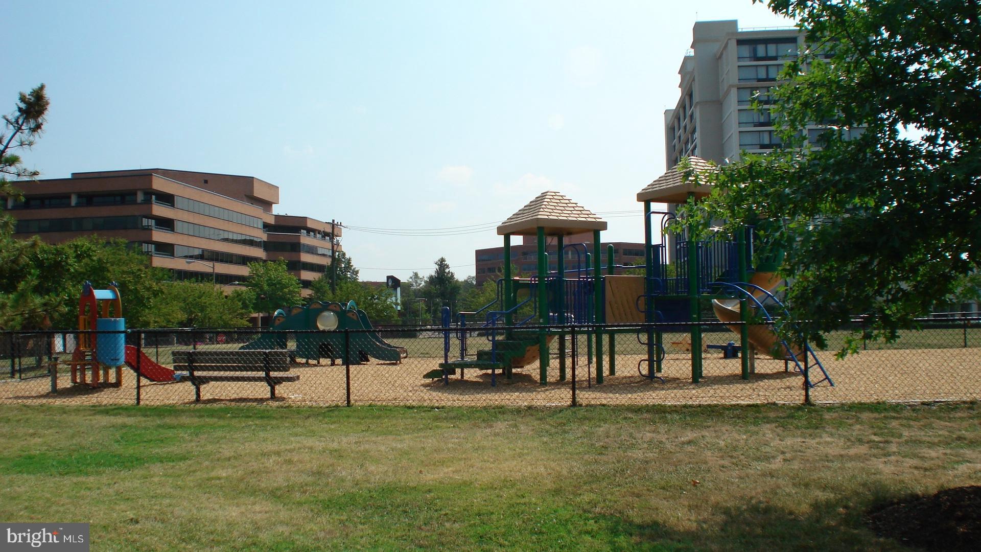 MARINA TOWERS - Residential