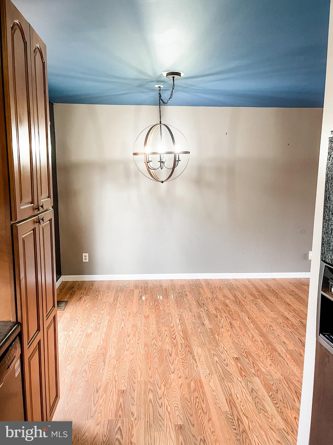 BLACK WALNUT RUN ESTATES - Residential