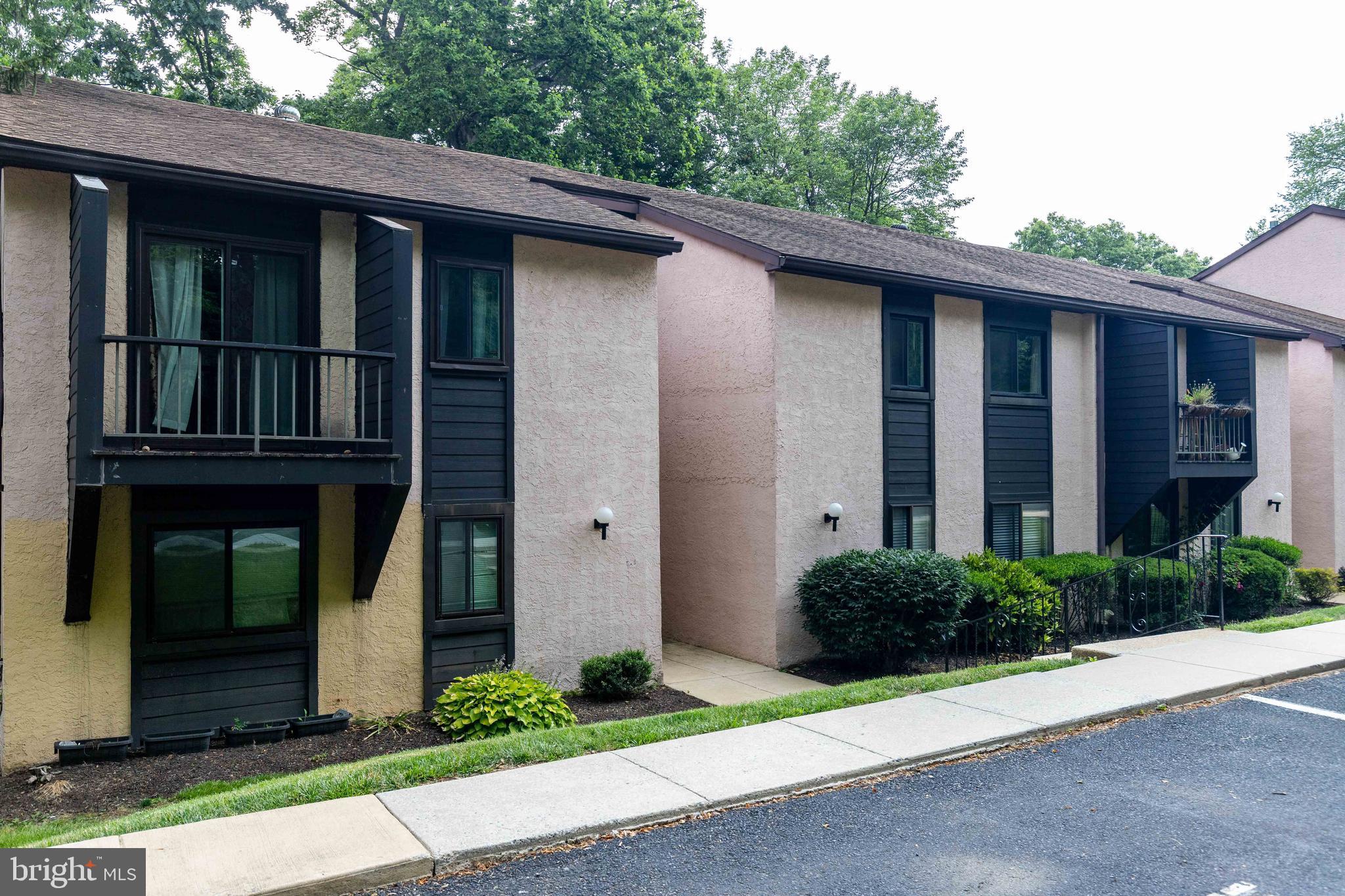 Spacious 3 Bedroom, 2 Bath Condo in Unionville-Chadds Ford School District
Available early November! This beautifully maintained 3-bedroom, 2-bath 2nd-floor condo offers comfort, convenience, and a sunlit, open floor plan—perfectly situated right off Route 1 in the award-winning Unionville-Chadds Ford School District.
Enjoy cooking in the updated kitchen featuring granite countertops, with a separate dining area that flows into the bright living space. Step out onto your private balcony overlooking wooded common areas—ideal for morning coffee or evening relaxation.
Other highlights include:
- Spacious bedrooms with ample closet space
- Gas, heat, water, landscaping, trash/recycling and common area snow removal are included in rent
- Washer & dryer in-unit
- Resort style community amenities - pool, tennis courts, playground, picnic pavilion, and walking trails.
- Convenient location near Rt. 1 & Rt. 202, close to shopping, dining, wineries and Longwood Gardens!
Tenant responsible for cable, electric, and sewer & $100 move in fee paid to HOA. No pets permitted.
Don't miss this rare rental opportunity in a sought-after location! Credit score of 690+ & monthly income of 3x the monthly rent is required