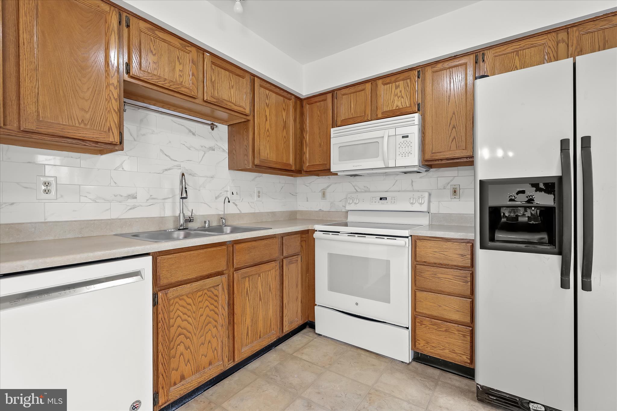 BRANTWOOD AT WHITEMARSH - Residential