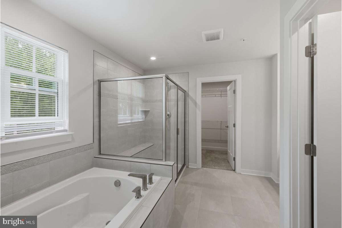 15550 TWIN RIVER CIR