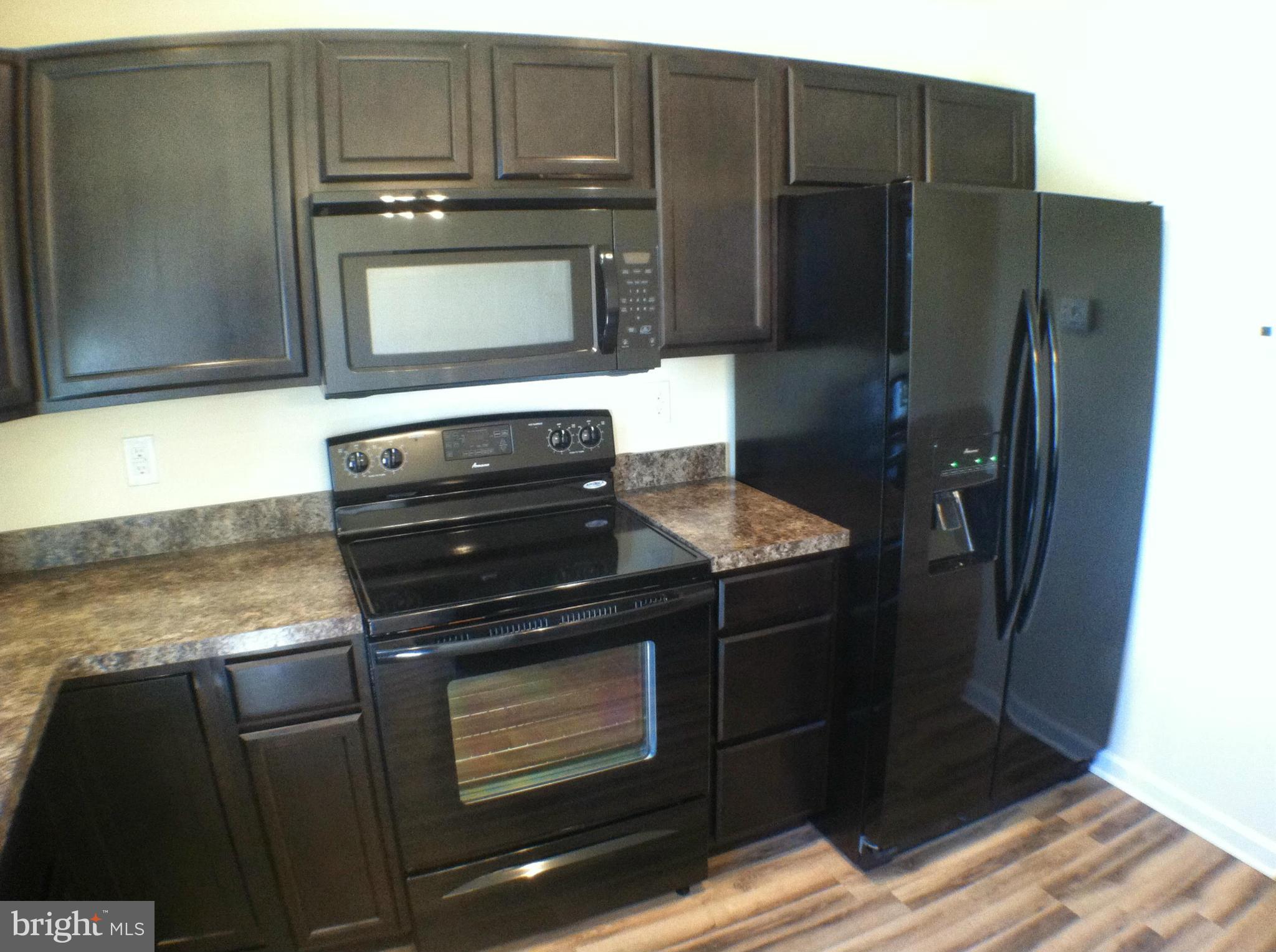 THE TOWNES AT OAKHURST - Residential