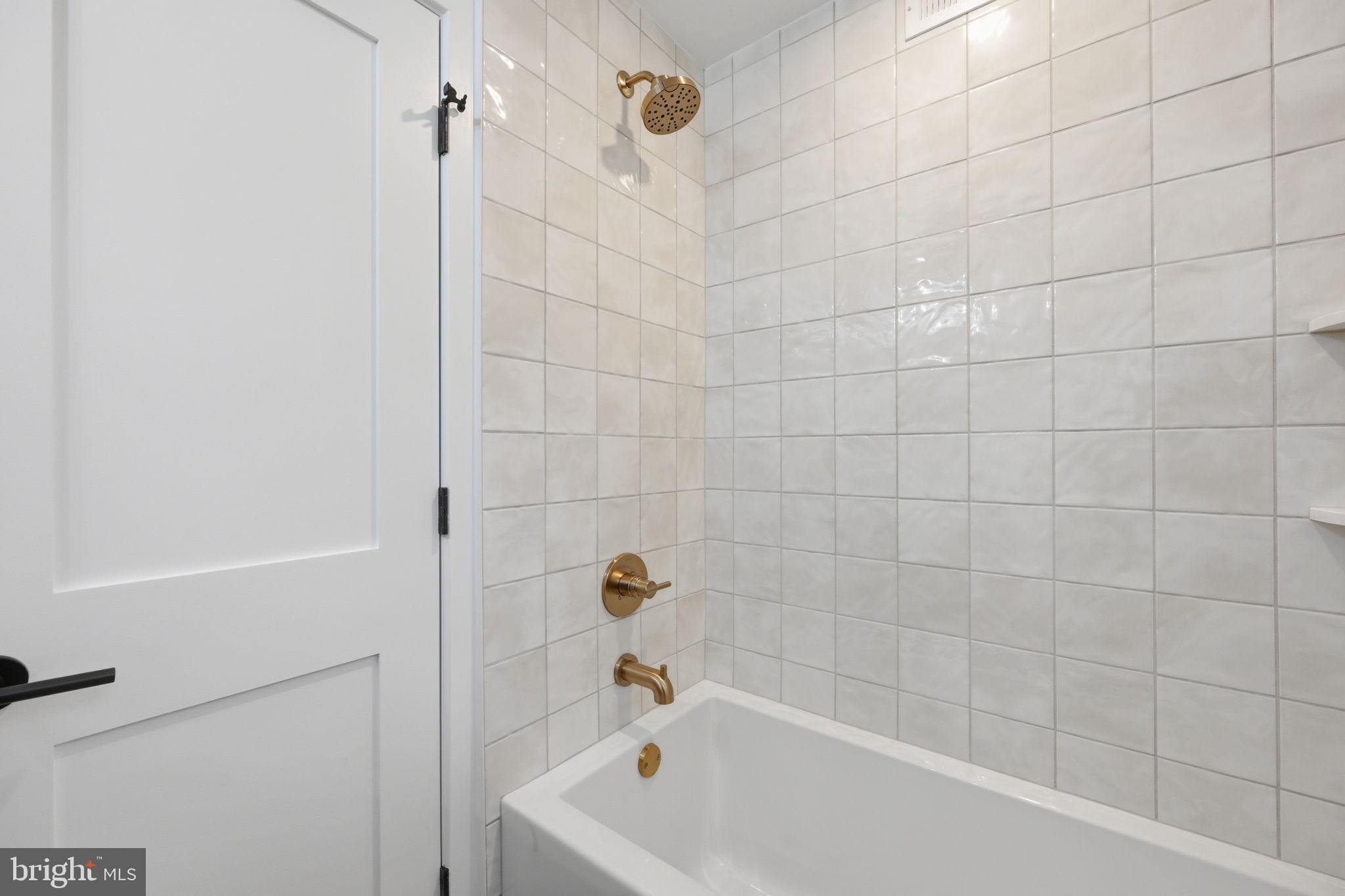 FAIRLINGTON VILLAGES - Residential