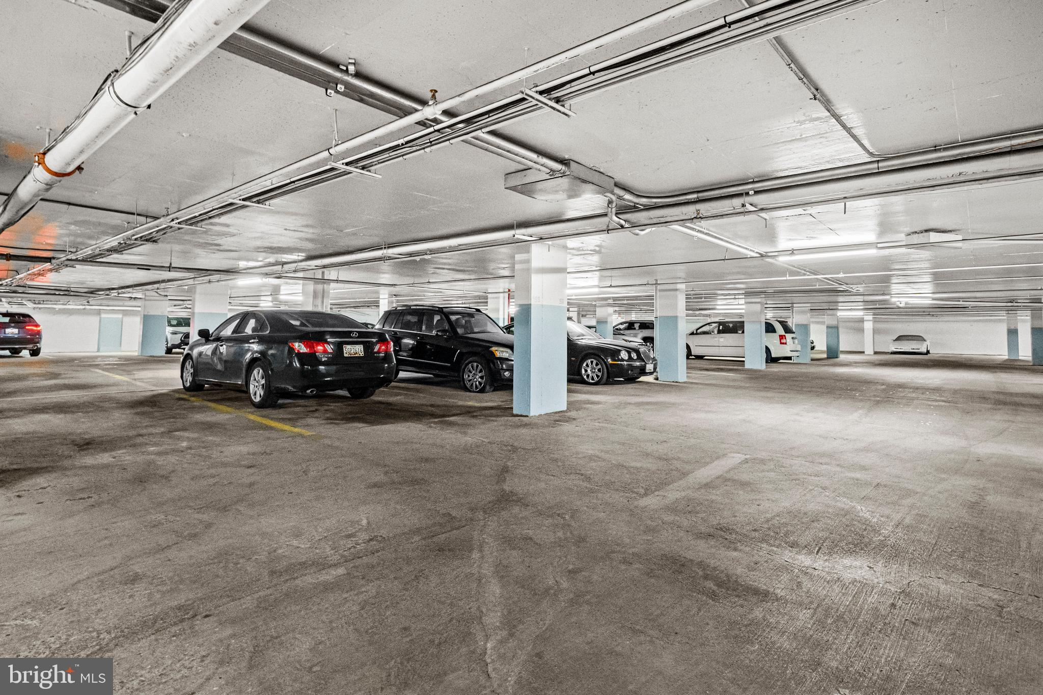 PRESIDENTIAL TOWERS - Residential