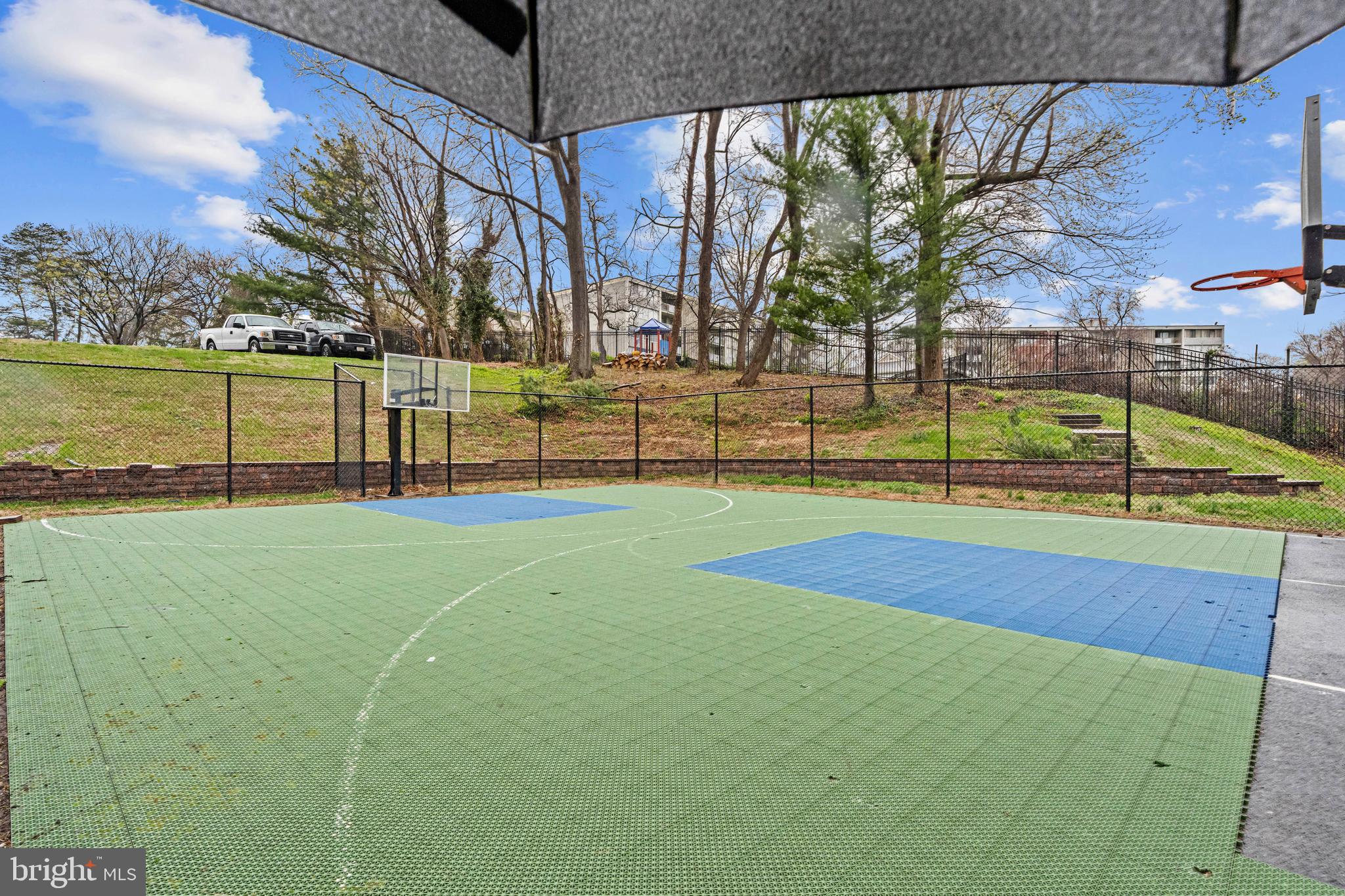 PRESIDENTIAL TOWERS - Residential