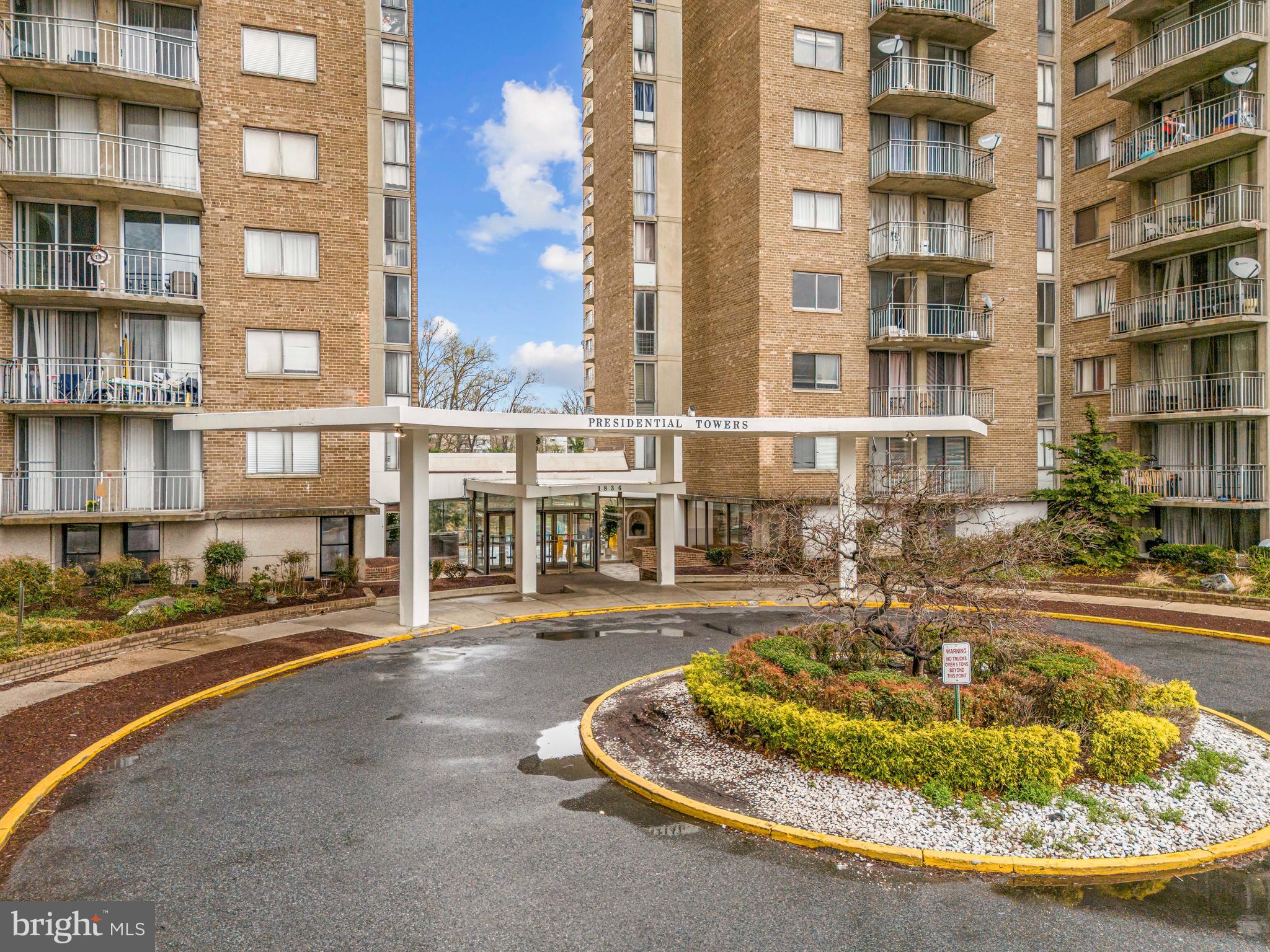 PRESIDENTIAL TOWERS - Residential