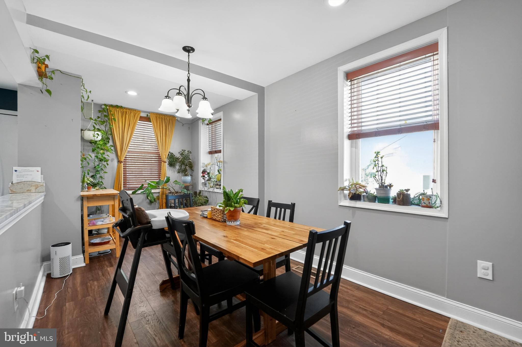 GRAY MANOR - Residential