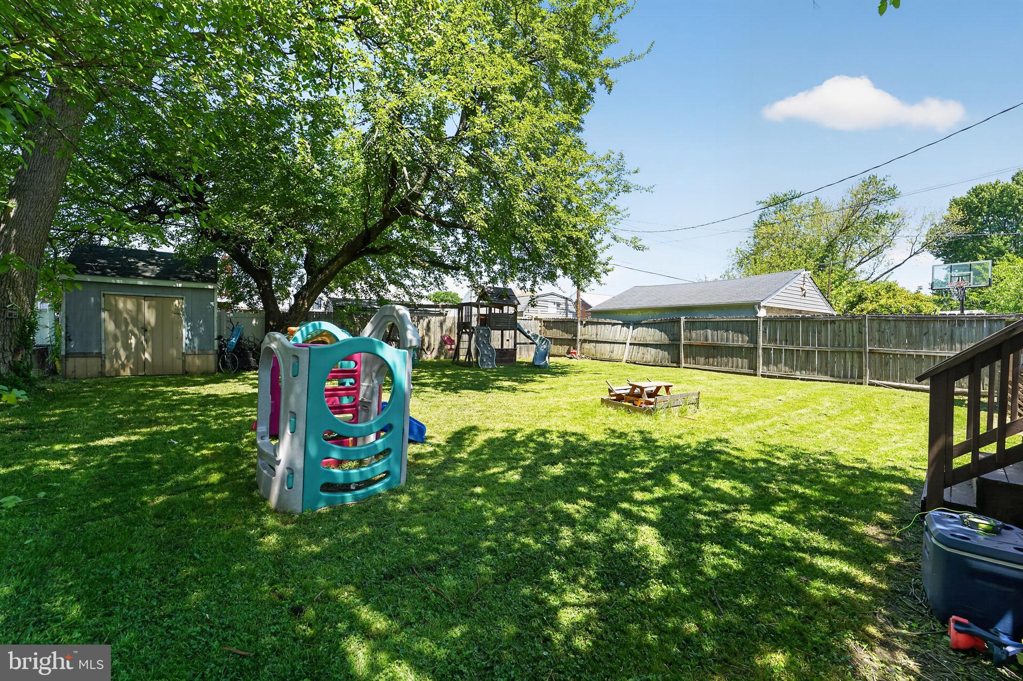 GRAY MANOR - Residential